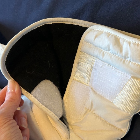 NEW Merrell Alpine quilted boots 6.5 - Picture 12 of 12